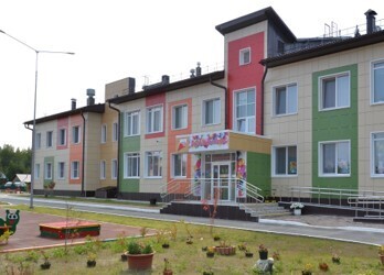 Центральный вход в 3 корпус детского сада "Гусельки"